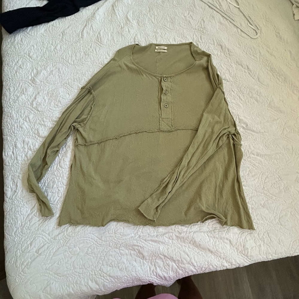 Urban outfitters 3 button Henley top. Worn once. Oversized fit.